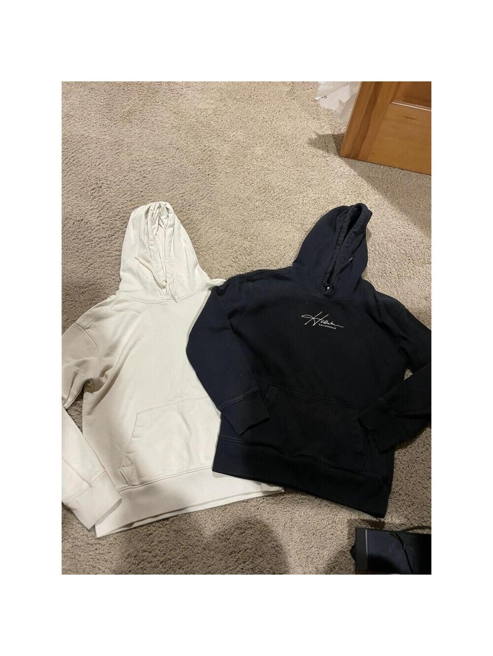 Men's Lot of 3 Hollister sweatshirts/ Hoodies Black, Blue and Beige XS - XSMALL